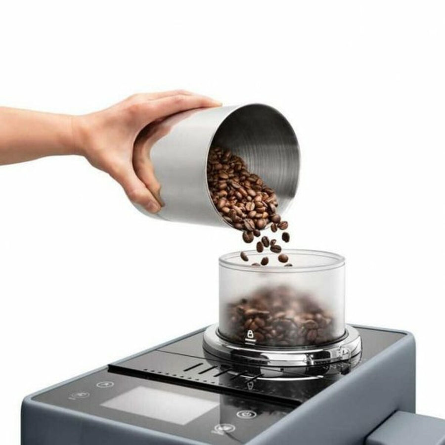 Superavtomatski aparat za kavo DeLonghi Rivelia EXAM440.55.G Siva 1450 W
